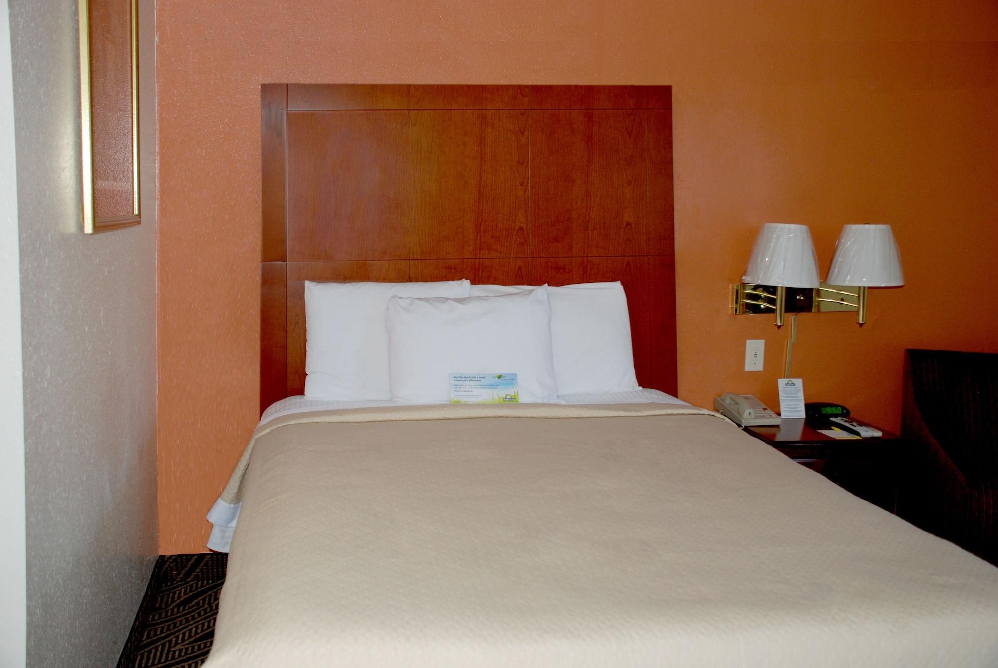 Days Inn By Wyndham Dyersburg Exterior photo