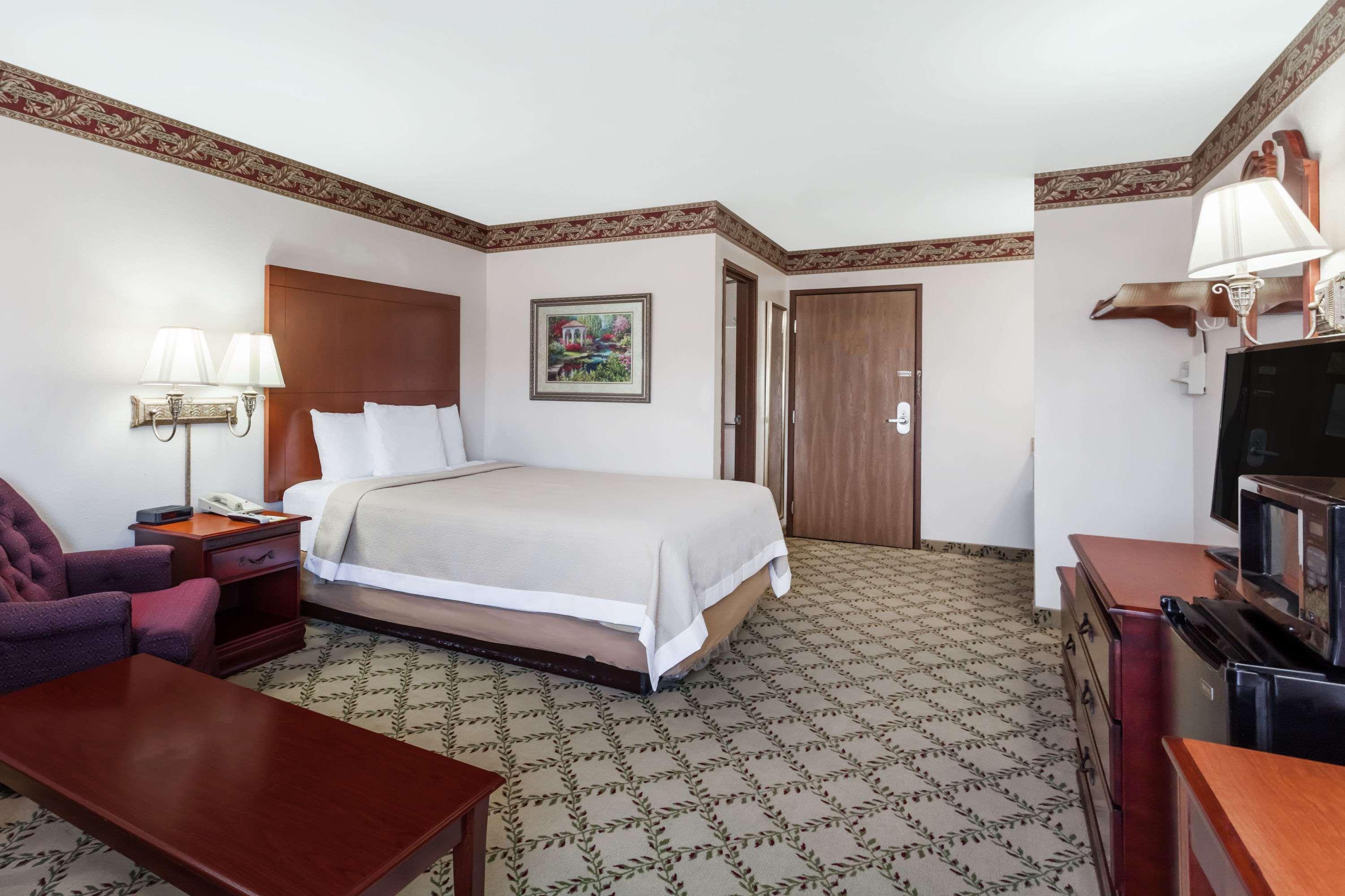 Days Inn By Wyndham Dyersburg Exterior photo