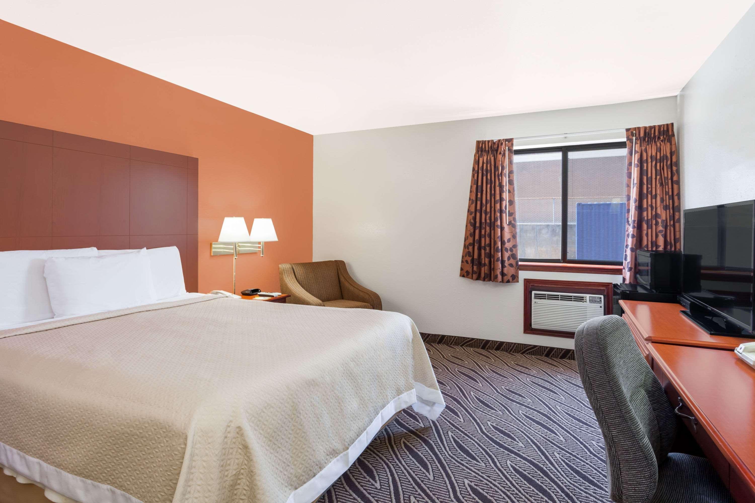 Days Inn By Wyndham Dyersburg Exterior photo