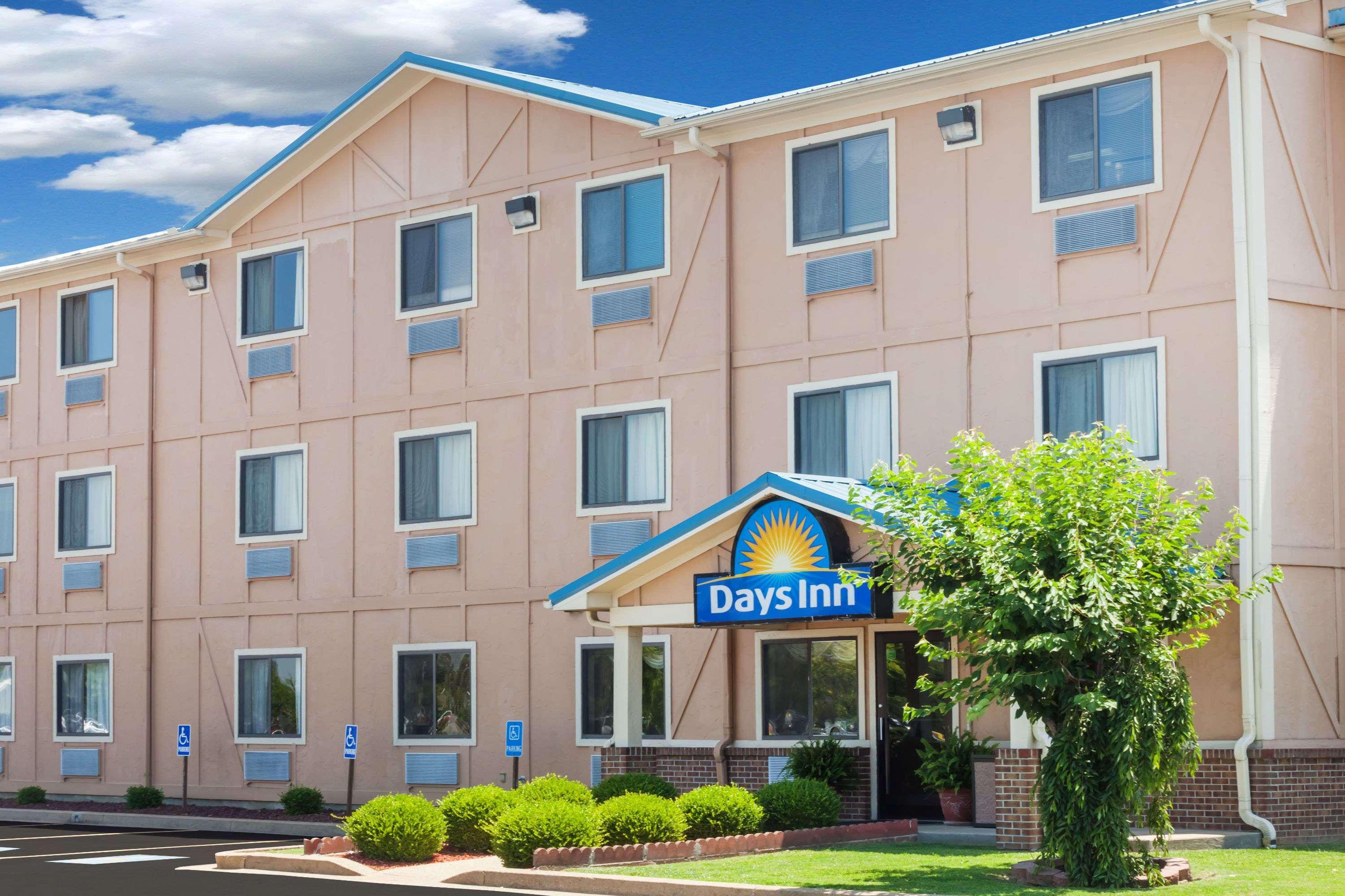 Days Inn By Wyndham Dyersburg Exterior photo
