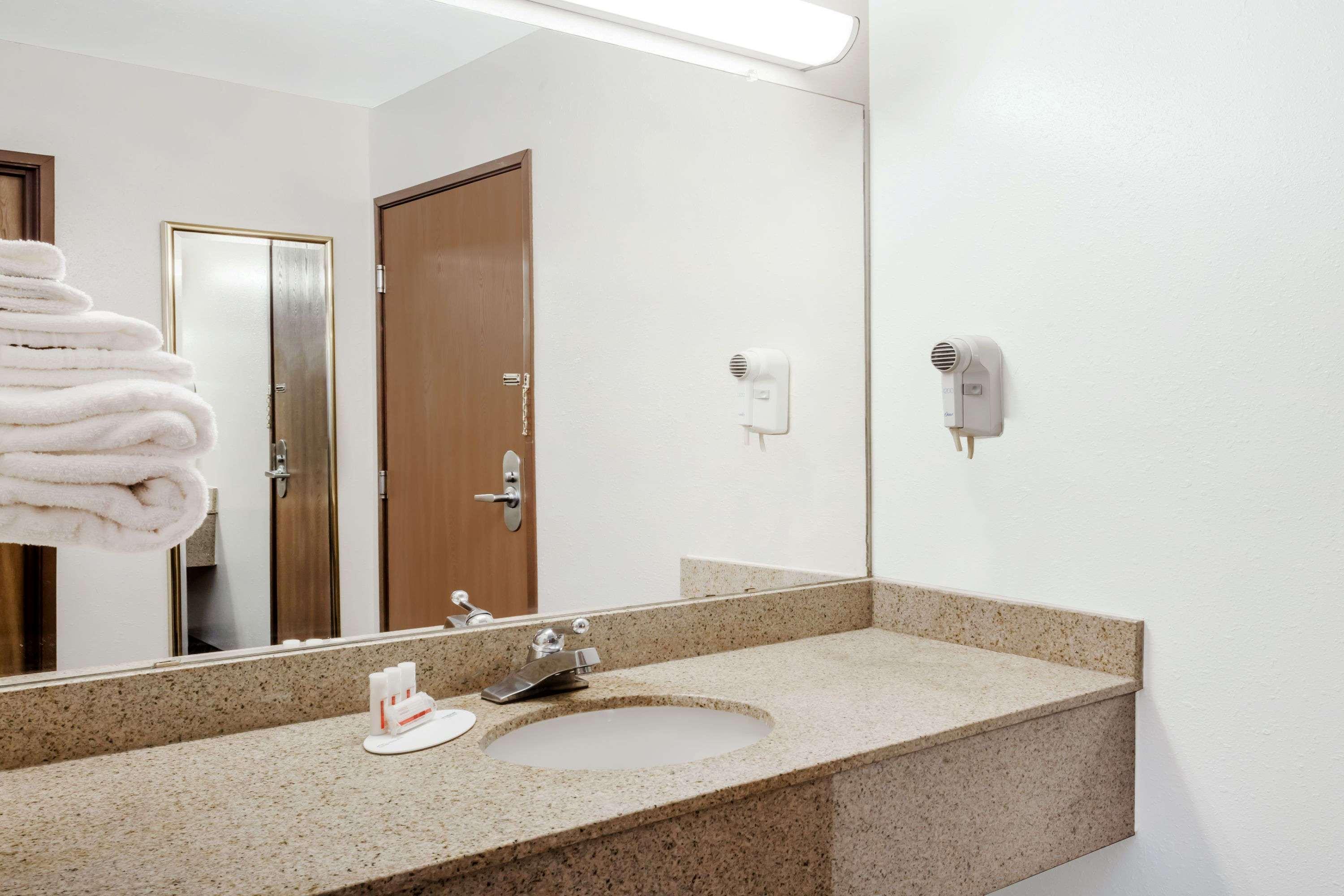 Days Inn By Wyndham Dyersburg Exterior photo