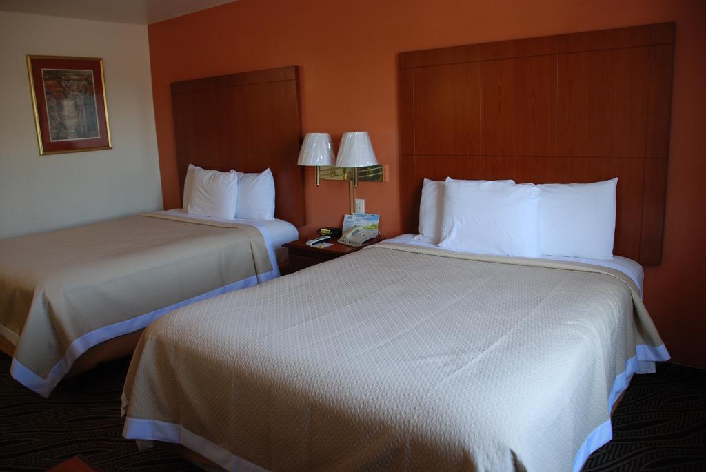 Days Inn By Wyndham Dyersburg Exterior photo