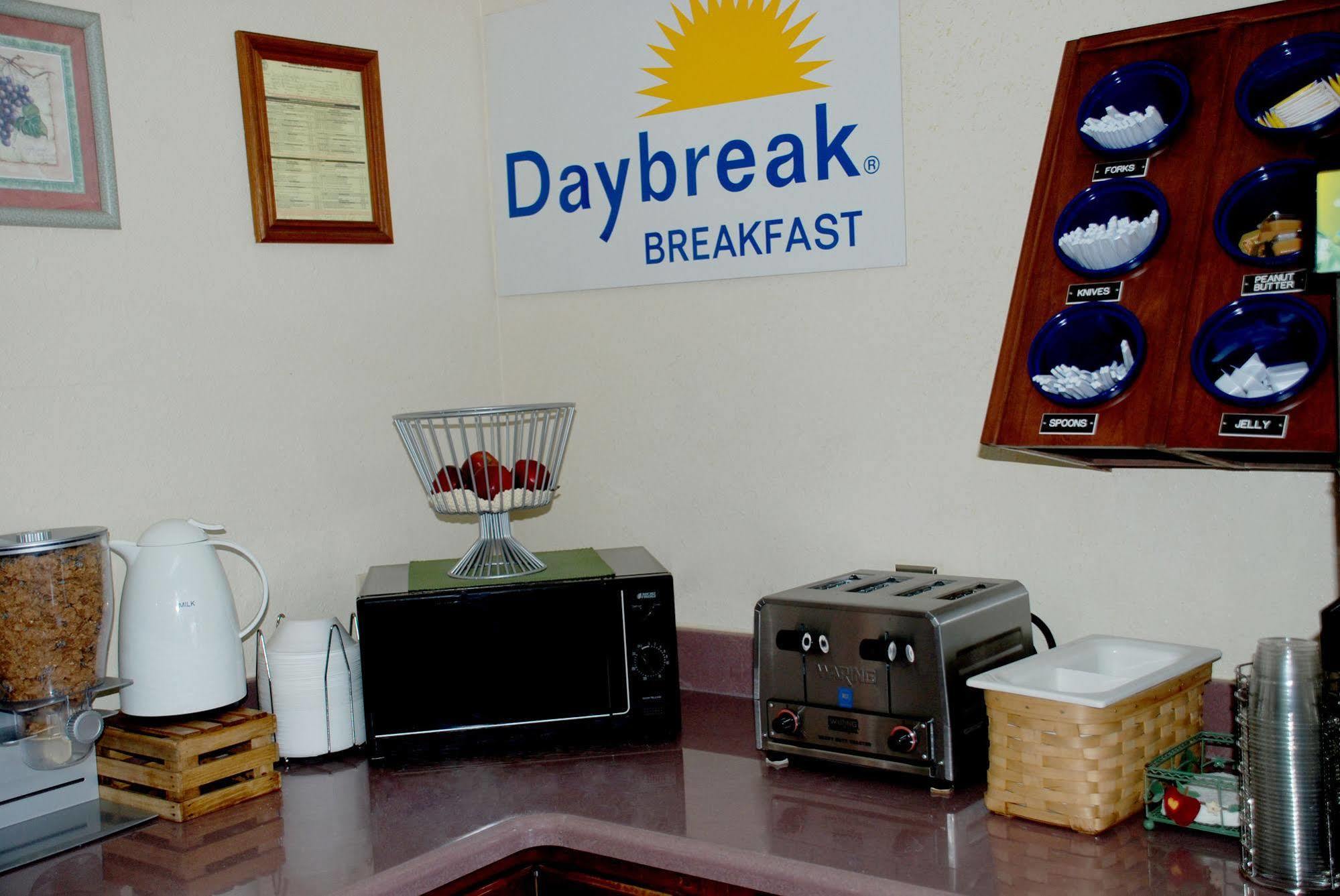 Days Inn By Wyndham Dyersburg Exterior photo